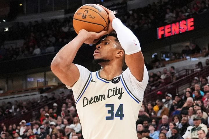 Χοκς – Μπακς 110-112: Αντετοκούνμπο και Μιλγουόκι πήραν τεράστια ανάσα στην Ατλάντα