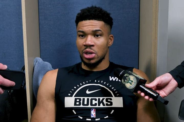 Αντετοκούνμπο: “Πρέπει να είμαστε ώριμοι, να μην είμαστε άνετοι με κάθε προβάδισμα που παίρνουμε”