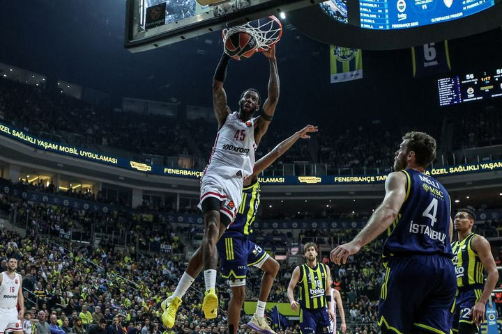 Φενέρμπαχτσε – Ολυμπιακός: Οι 45 πόντοι που πρόσφερε ο Μπάλντουιν, το +15 του Μέλι και το σημάδι στον Χολ στο Pick and Roll