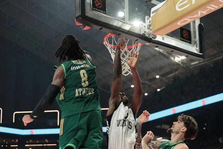 Παναθηναϊκός AKTOR – Βίρτους: Σεληνιασμένος ο Χολμς με μπλοκ στη μία πλευρά και alley-oop στην άλλη