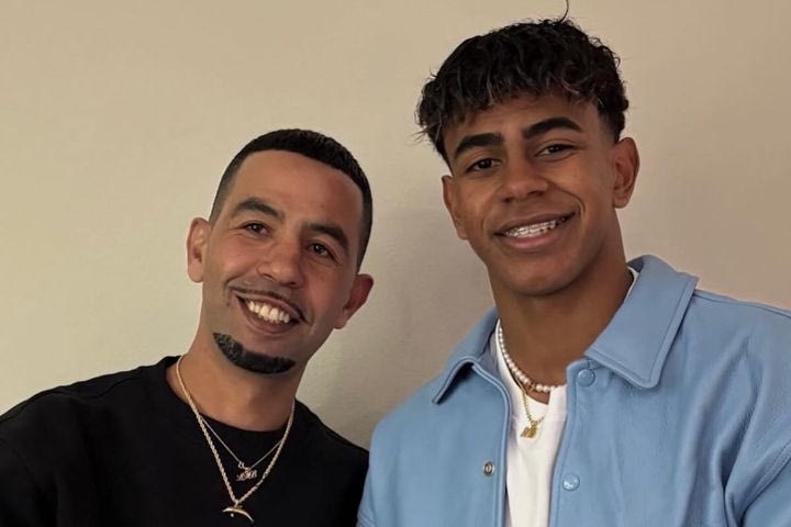 Γιαμάλ: Ο πατέρας του χόρεψε και τραγούδησε σε ρυθμούς ραπ και έγινε ξανά viral