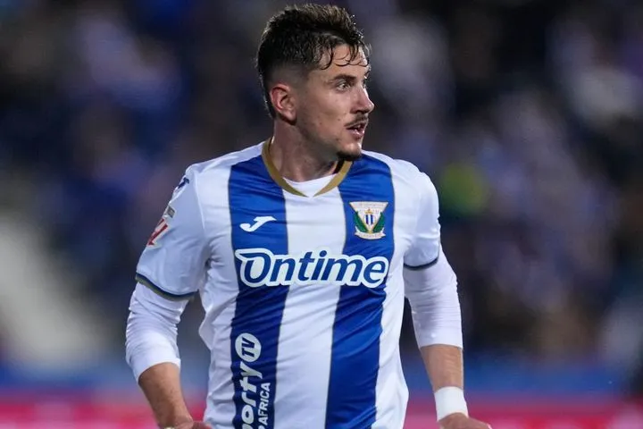 Παναθηναϊκός, μεταγραφές: Οι πράσινοι κλείνουν τον Χάβι Ερνάντεθ για το αριστερό άκρο της άμυνας