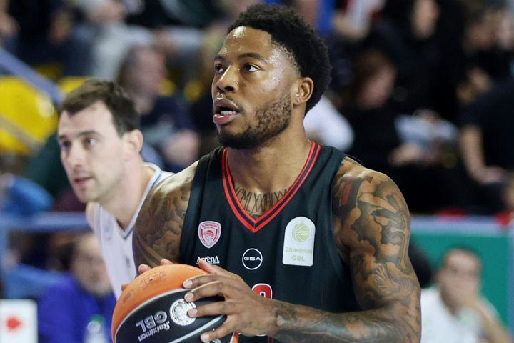 Tαϊρίκ Τζόουνς: “Ο στόχος είναι να κατακτήσουμε όλα τα τρόπαια με τον Ολυμπιακό”