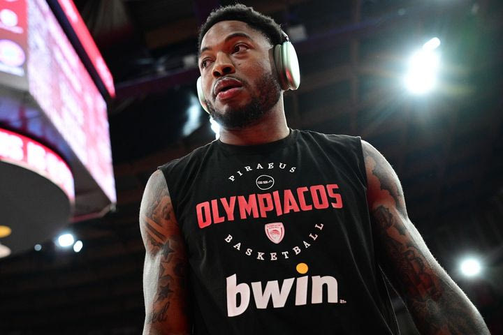 EuroLeague: Τα VIDEOS του SPORT24 από την προθέρμανση του Ταϊρίκ Τζόουνς πριν το ντεμπούτο του με τη φανέλα του Ολυμπιακού