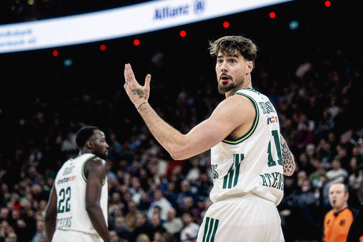 Μπάγερν – Παναθηναϊκός AKTOR: Η άμυνα με αλλαγές των Γερμανών, οι κακές αποστάσεις του “τριφυλλιού” και ο παράγοντας Ομπστ