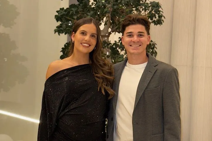 Ατλέτικο: Ο Χούλιαν Άλβαρες έγινε πατέρας – Η τρυφερή φωτογραφία με τη σύντροφό του και τον νεογέννητο γιο τους