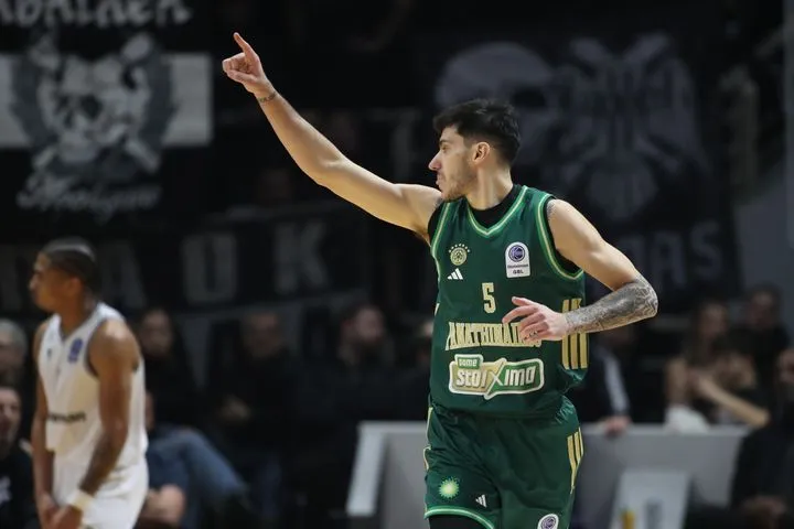 Τα δύο εύστοχα τρίποντα του Παναγιώτη Καλαϊτζάκη κόντρα στον ΠΑΟΚ