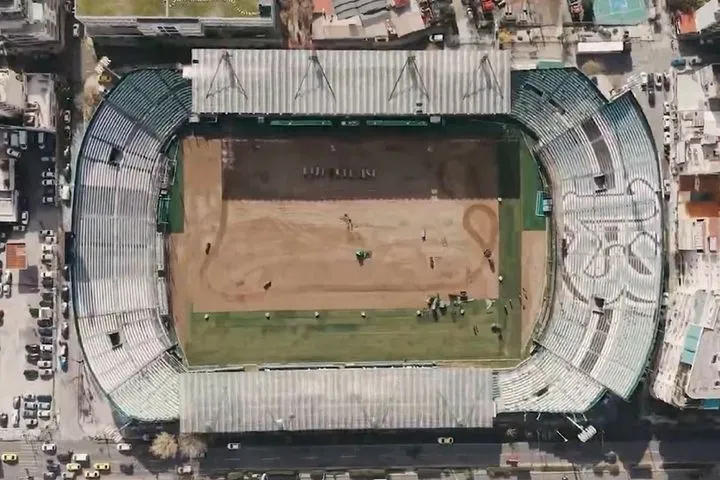 Παναθηναϊκός: Το εντυπωσιακό VIDEO των πράσινων από την αλλαγή του χλοοτάπητα στη Λεωφόρο