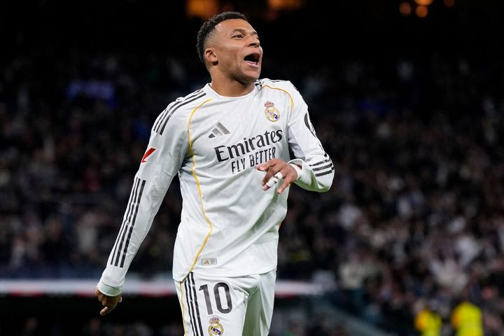 Εμπαπέ μετά από την απόλυση Αλονσο: “Ευχαρίστηση να παίζω για σένα, καλή τύχη στο νέο σου κεφάλαιο”