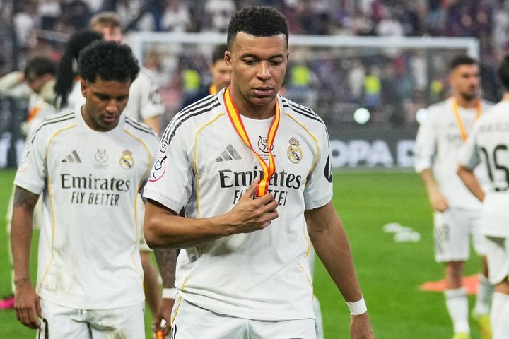 Λαπόρτα για Εμπαπέ: “Με εξέπληξε με αυτό που έκανε, πρέπει να σέβεσαι είτε νικάς είτε χάνεις”