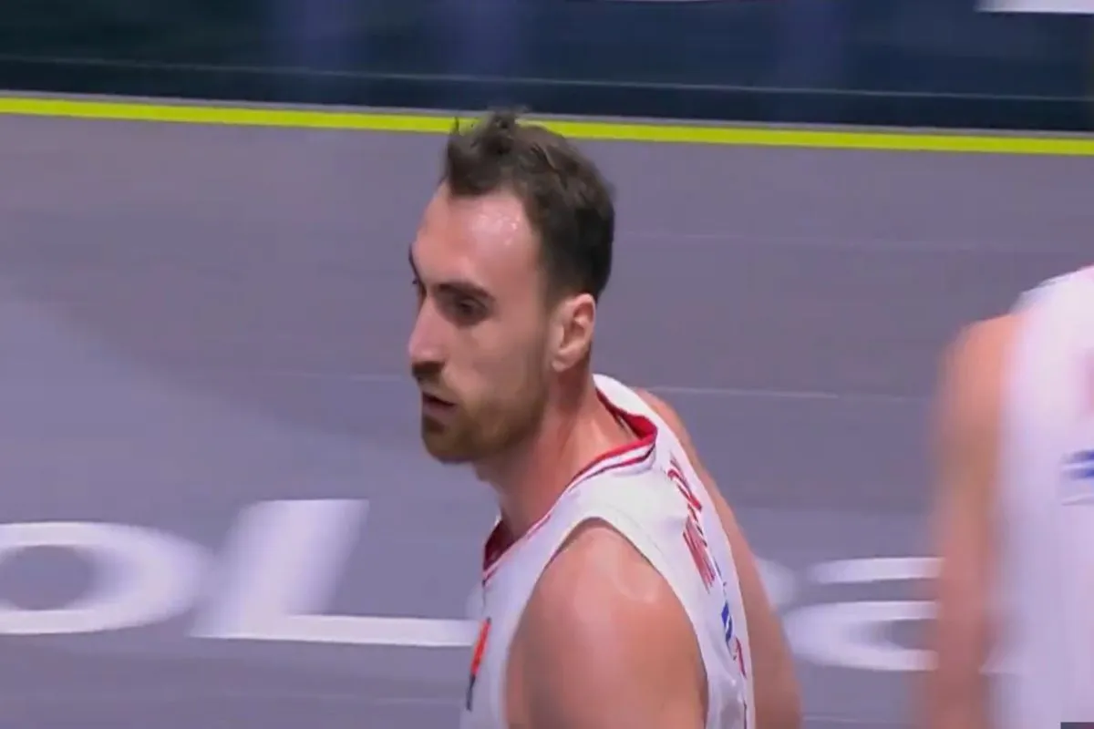 Το follow του Μιλουτίνοβ που ενθουσίασε τον εκφωνητή στο ματς Παρτίζαν – Ολυμπιακός