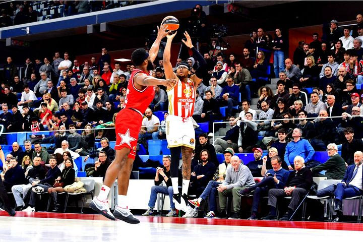 Αρμάνι – Ερυθρός Αστέρας 96-104: Οι Σέρβοι επέστρεψαν στο τέταρτο δεκάλεπτο και πήραν τη ματσάρα