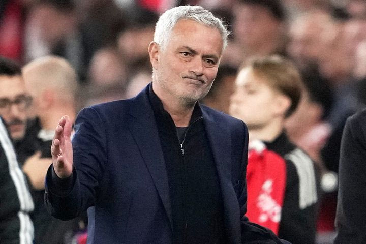 Μουρίνιο για ενδεχόμενη επιστροφή του στην Ρεάλ: “Μην βασίζεστε σε μένα για σαπουνόπερες”