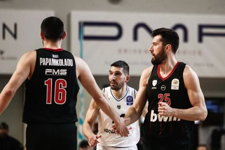 Τρομερή εμφάνιση του Πίτερς με ρεκόρ καριέρας, σταμάτησε στους 35 πόντους