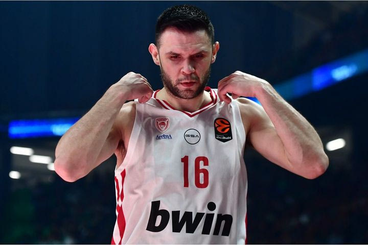 Παπανικολάου για το ενδεχόμενο κατάκτησης της EuroLeague στο T-Center: “Ξέρουμε πόσο σημαντικό είναι, δεν ωφελεί να το φωνάζουμε”