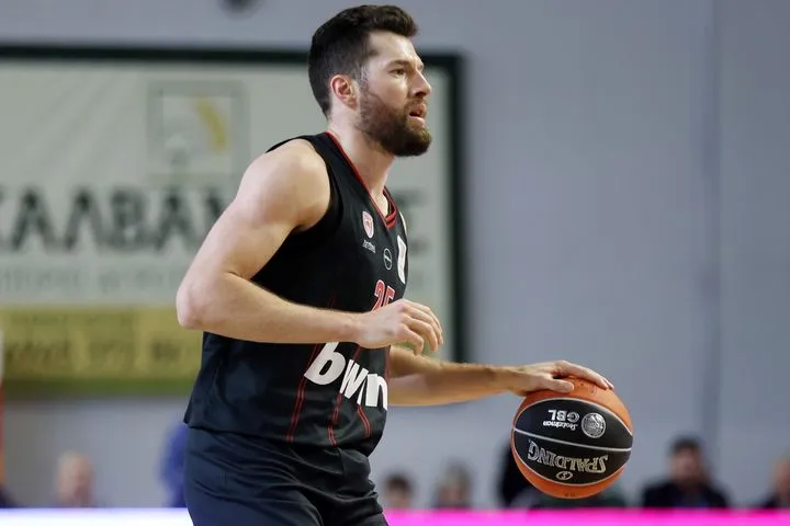 Ο καυτός Άλεκ Πίτερς έκανε ρεκόρ καριέρας με τη φανέλα του Ολυμπιακού