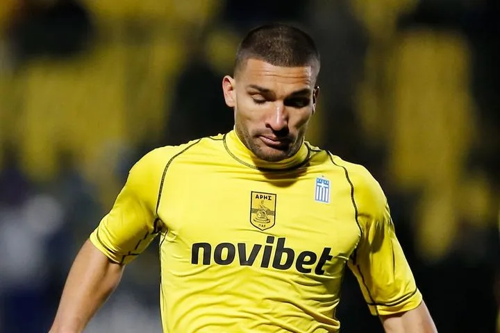 Ξέσπασμα Ρόουζ: “Να σταματήσει το αστείο με τους ξένους διαιτητές, σήμερα μας κατάστρεψε”