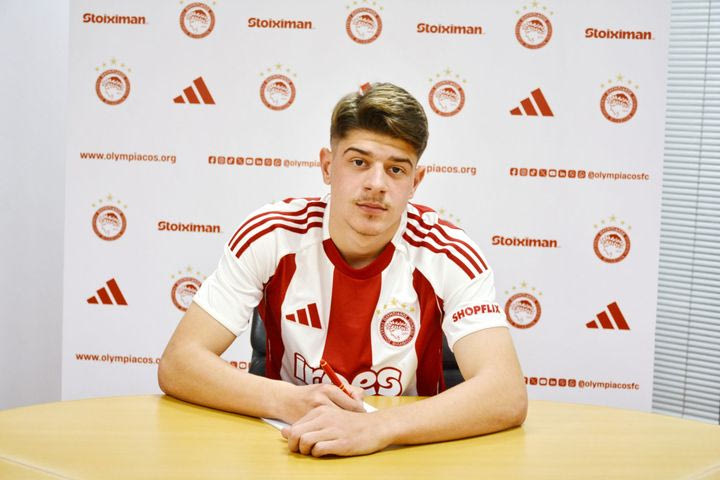 Ολυμπιακός: Στα ερυθρόλευκα ο Σαντής