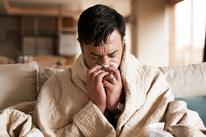 Μπούκωμα; Τι να κάνεις μέσα στη μέρα για να αναπνέεις καλύτερα, χωρίς φάρμακα