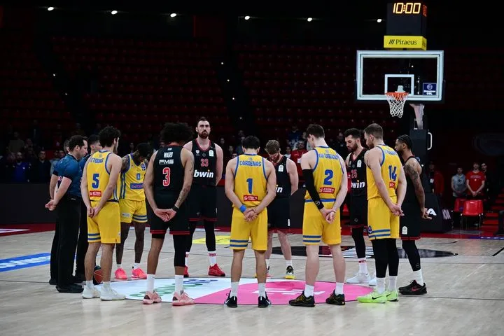 Σιγή ενός λεπτού στο ΣΕΦ πριν το Ολυμπιακός – Περιστέρι Betsson στη μνήμη των επτά χαμένων οπαδών του ΠΑΟΚ