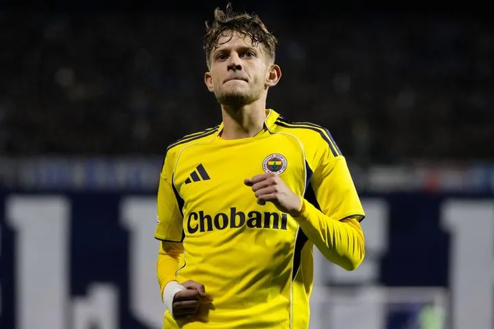 Ολυμπιακός, μεταγραφές: Αρέσει ο “αλμυρός” Σιμάνσκι, δεν υπάρχει κάτι για τον Φρεντ, τι ισχύει για εξτρέμ και την άμυνα