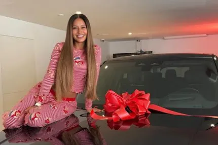 Ο Ραφίνια χάρισε στη σύζυγό του ένα εντυπωσιακό αυτοκίνητο αξίας 100.000 ευρώ