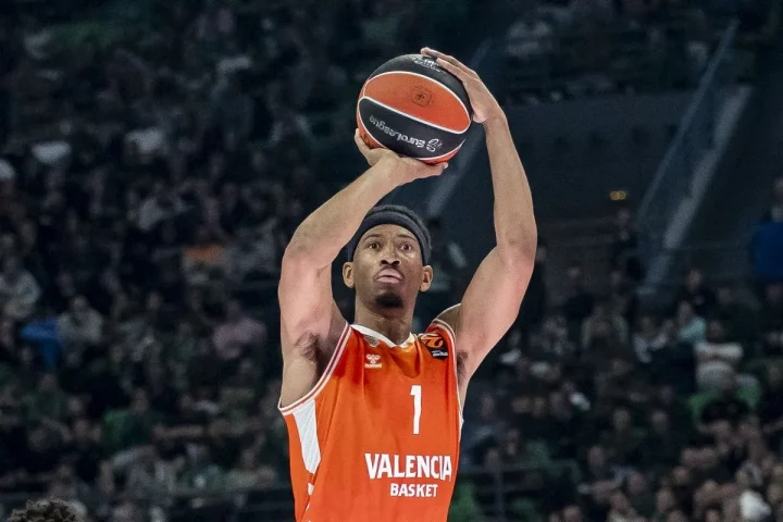 Βαλένθια – Παρί 98-84: Ο Τέιλορ κυριάρχησε και έδωσε τη νίκη στους Ισπανούς