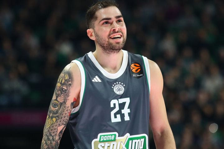 Έκρηξη Τολιόπουλου, έβαλε 16 πόντους στην 3η περίοδο με 4 τρίποντα