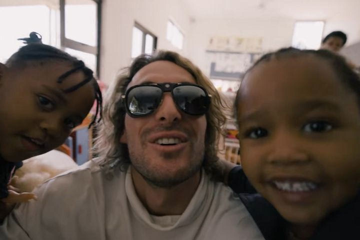 Τσιτσιπάς: Το ντοκιμαντέρ του Στέφανου από το ταξίδι-ζωής στη Ναμίμπια