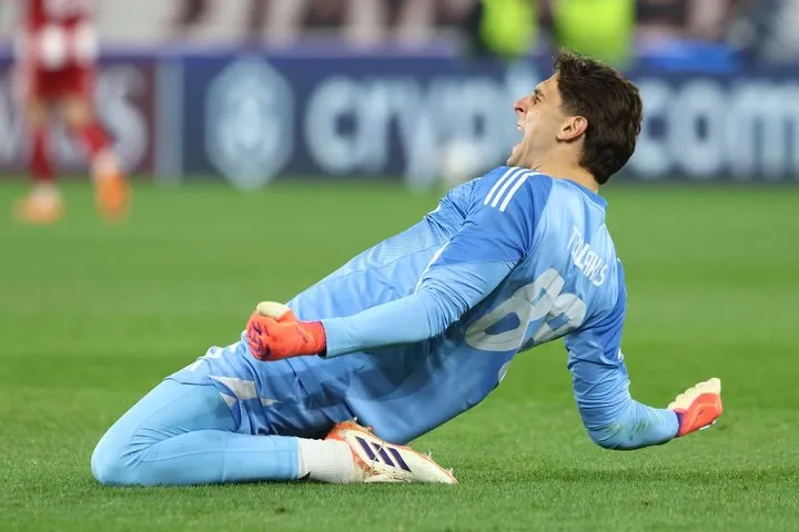 Μυθικός Τζολάκης: Οι έξι αποκρούσεις του που κράτησαν στο μηδέν τη Λεβερκούζεν