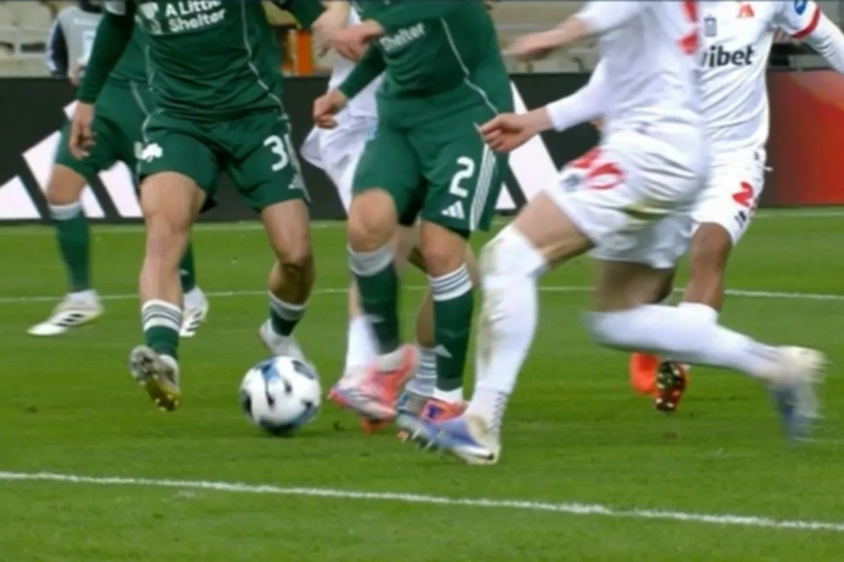 Ο Καλάμπρια κέρδισε πέναλτι, ο Κατοίκος διατήρησε την απόφασή του και ο Ζαρουρί έκανε το 2-0