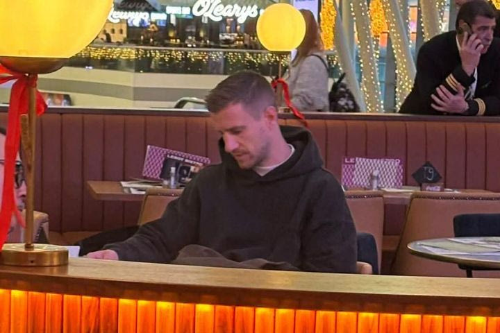 ΑΕΚ, μεταγραφές: Η φωτογραφία του Βάργκα στο αεροδρόμιο της Βουδαπέστης