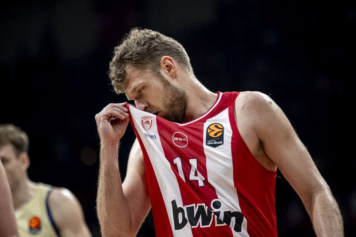 Ολυμπιακός – Παναθηναϊκός AKTOR: Αυτός είναι ο λόγος που έμεινε εκτός ο Βεζένκοβ