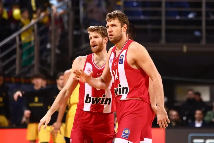 Άρης Betsson – Ολυμπιακός 84-95: Πέρασε από το Αλεξάνδρειο με Βεζένκοβ και δημιουργό Γουόκαπ πριν τη Φενέρμπαχτσε