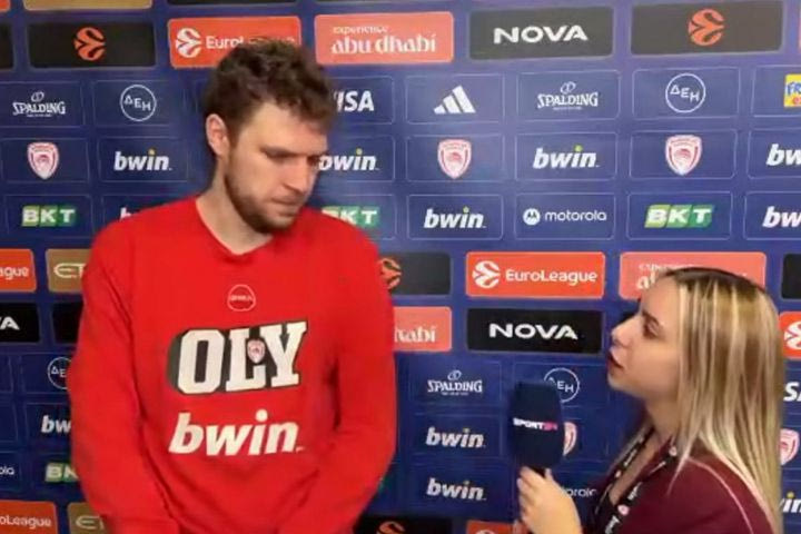 Ο Σάσα Βεζένκοβ στο SPORT24: “Είμαι εδώ για να βοηθάω την ομάδα στο 100% σε ό,τι μου ζητείται – Ο Μόρις είναι δυνατό παιδί, τον περιμένουμε σύντομα κοντά μας”