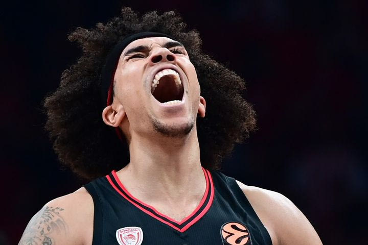 Ολυμπιακός – Μπάγερν: Οι 36 πόντοι που πρόσφερε ο Βεζένκοβ, το +14 της βασικής πεντάδας και η ισορροπία του δίδυμου Παπανικολάου – Γουόρντ