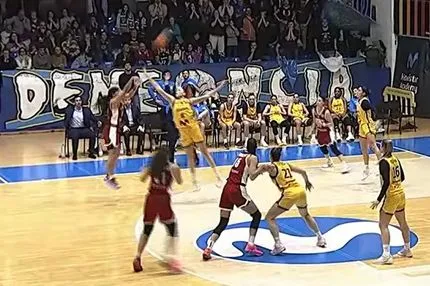Το ασύλληπτο buzzer-beater τρίποντο της Γούλφολκ που έδωσε τη νίκη στον Ολυμπιακό επί της Εστουδιάντες