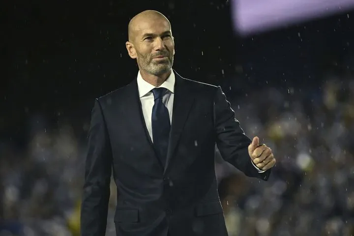 Ζιντάν: Η γαλλική ομοσπονδία άρχισε ήδη τις πρώτες επαφές για την πρόσληψη του “Ζιζού” στον πάγκο της εθνικής ομάδας