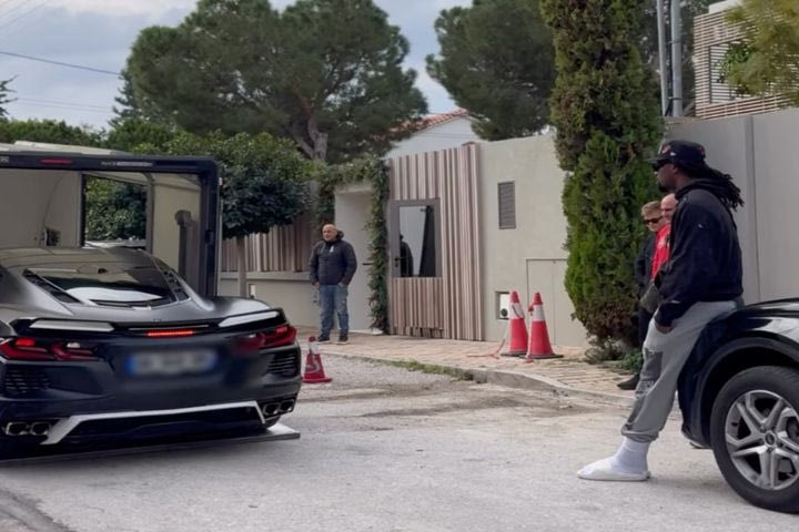 Σαν σύγχρονος Batman ο Ματίας Λεσόρ: Πόσο κοστίζει το νεο εντυπωσιακό supercar του