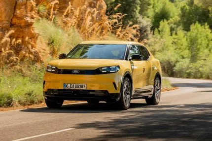 Νέες αναβαθμισμένες εκδόσεις για τα αμιγώς ηλεκτρικά Ford Explorer και Capri