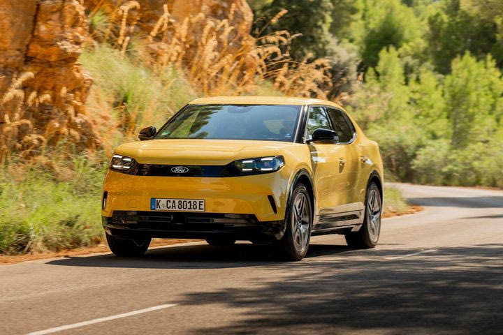 Νέες αναβαθμισμένες εκδόσεις για τα αμιγώς ηλεκτρικά Ford Explorer και Capri