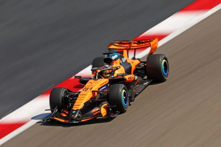 H McLaren οριακά ταχύτερη στις προσομοιώσεις αγώνα στο Μπαχρέιν -Έκρυψε τα "χαρτιά" της η Mercedes