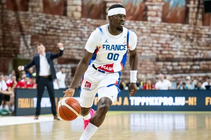 Ο Σιλβέν Φρανσίσκο καθάρισε για τους Γάλλους στην Ουγγαρία, με τρίποντο στο φινάλε