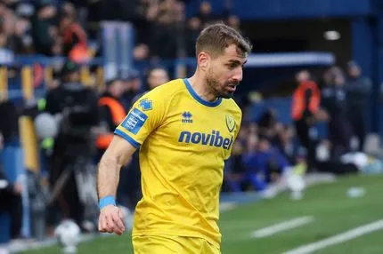 Με επιστροφές ο Παναιτωλικός για τη νίκη στο Περιστέρι