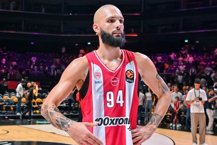 Τα τέσσερα λεπτά της "φρίκης": Ο Ολυμπιακός είναι πολύ καλός για να αδικεί τον εαυτό του