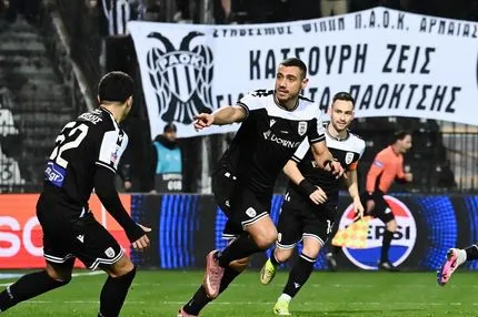 Ο Γιακουμάκης χτύπησε ξανά: Ο Έλληνας επιθετικός σκόραρε προ κενής εστίας για το προβάδισμα του ΠΑΟΚ