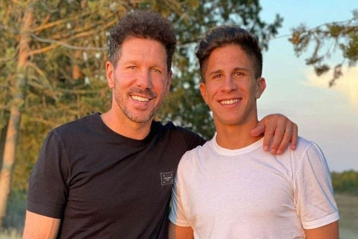 Ο Τζουλιάνο Σιμεόνε αποκάλυψε πως είναι ο Τσόλο ως πατέρας: “Έγινες 18, φύγε από το σπίτι και γίνε άντρας”