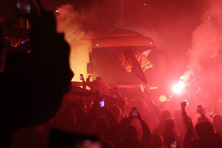 "Κάηκε" ο Βόλος κατά την άφιξη της αποστολής της ΑΕΚ