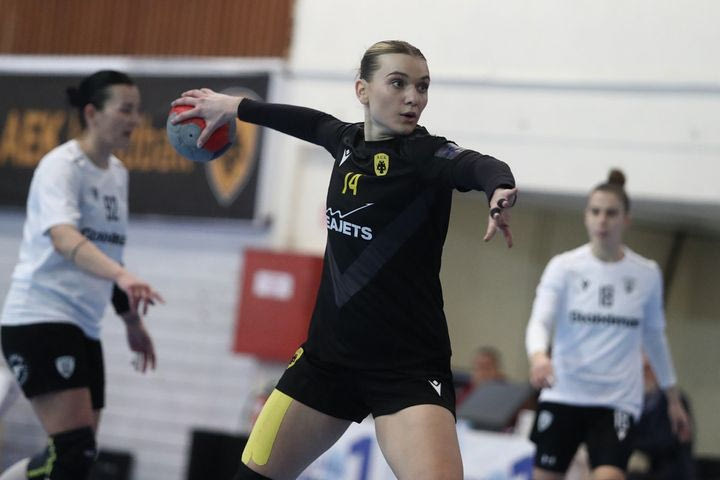 LIVE Streaming το ντέρμπι κορυφής της Α1 χάντμπολ γυναικών ανάμεσα στην ΑΕΚ και τον ΠΑΟΚ