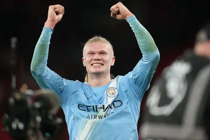 Ακάθεκτη στο κυνήγι της Άρσεναλ η Σίτι, ήττα για την Μπράιτον του Κωστούλα, επική ανατροπή της Μπέρνλι κόντρα στην Κρίσταλ Πάλας